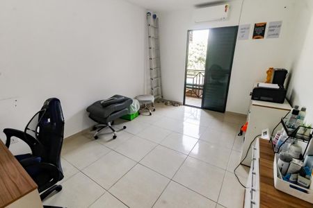 Casa para alugar com 290m², 2 quartos e 2 vagas Casa para alugar com 290m², 2 quartos e 2 vagasSuíte 2