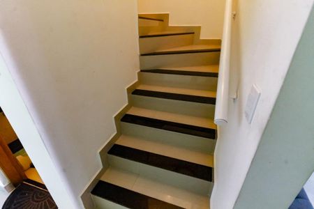 Casa para alugar com 290m², 2 quartos e 2 vagas Casa para alugar com 290m², 2 quartos e 2 vagasescada acesso Suítes