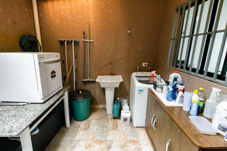 Casa para alugar com 290m², 2 quartos e 2 vagas Casa para alugar com 290m², 2 quartos e 2 vagasÁrea de Serviço