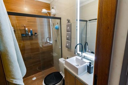 Casa para alugar com 290m², 2 quartos e 2 vagas Casa para alugar com 290m², 2 quartos e 2 vagasBanheiro da Suíte 1