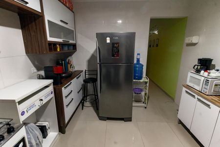 Casa para alugar com 290m², 2 quartos e 2 vagas Casa para alugar com 290m², 2 quartos e 2 vagasCozinha - Armários