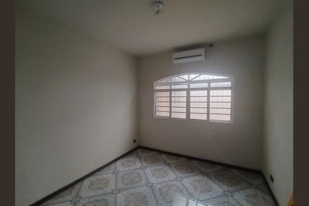 Quarto de casa para alugar com 1 quarto, 40m² em Residencial Sao Paulo, Jacareí