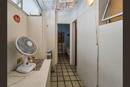 Apartamento para alugar com 82m², 2 quartos e sem vagaCozinha e Área de Serviço