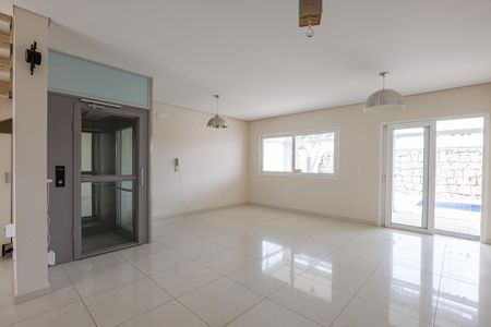 Casa de condomínio para alugar com 302m², 4 quartos e 4 vagas Casa de condomínio para alugar com 302m², 4 quartos e 4 vagasSala
