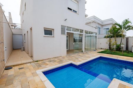 Casa de condomínio para alugar com 302m², 4 quartos e 4 vagas Casa de condomínio para alugar com 302m², 4 quartos e 4 vagasÁrea comum
