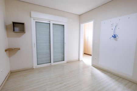 Casa de condomínio para alugar com 302m², 4 quartos e 4 vagas Casa de condomínio para alugar com 302m², 4 quartos e 4 vagasSuíte