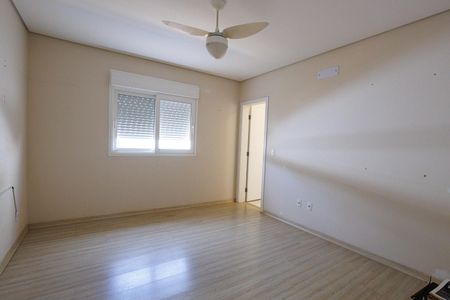 Casa de condomínio para alugar com 302m², 4 quartos e 4 vagas Casa de condomínio para alugar com 302m², 4 quartos e 4 vagasSuíte 2