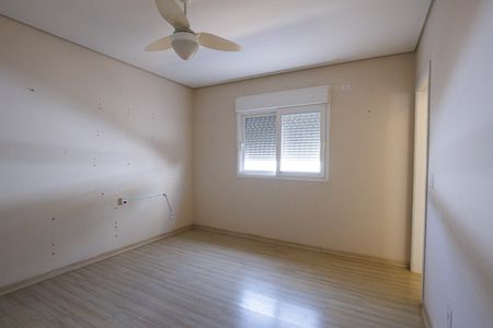 Casa de condomínio para alugar com 302m², 4 quartos e 4 vagas Casa de condomínio para alugar com 302m², 4 quartos e 4 vagasSuíte 2