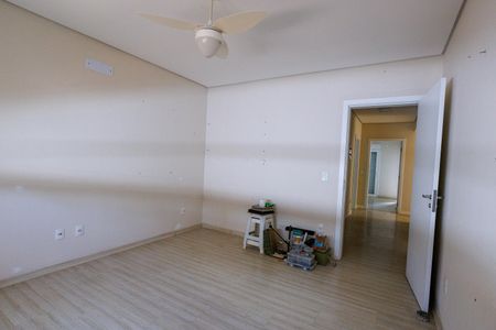 Casa de condomínio para alugar com 302m², 4 quartos e 4 vagas Casa de condomínio para alugar com 302m², 4 quartos e 4 vagasSuíte 2