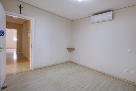 Casa de condomínio para alugar com 302m², 4 quartos e 4 vagas Casa de condomínio para alugar com 302m², 4 quartos e 4 vagasSuíte