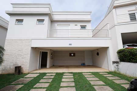 Casa de condomínio para alugar com 302m², 4 quartos e 4 vagas Casa de condomínio para alugar com 302m², 4 quartos e 4 vagasFachada