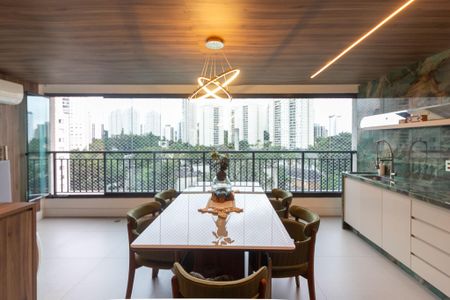 Apartamento à venda com 123m², 3 quartos e 2 vagas Apartamento à venda com 123m², 3 quartos e 2 vagasSala Varanda