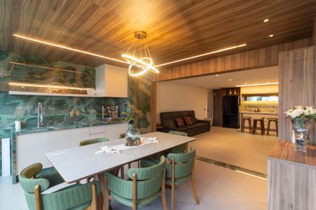 Apartamento à venda com 123m², 3 quartos e 2 vagas Apartamento à venda com 123m², 3 quartos e 2 vagasSala Varanda
