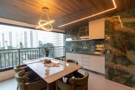 Apartamento à venda com 123m², 3 quartos e 2 vagas Apartamento à venda com 123m², 3 quartos e 2 vagasSala Varanda