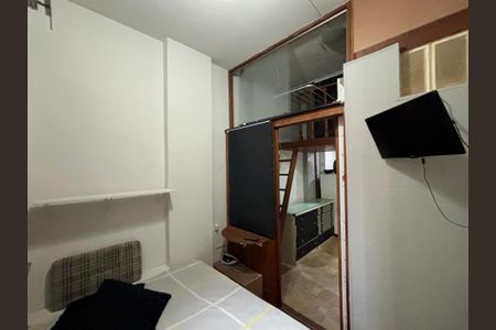 Quarto 1 de apartamento para alugar com 2 quartos, 24m² em Copacabana, Rio de Janeiro