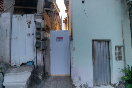 Casa para alugar com 100m², 2 quartos e sem vaga Casa para alugar com 100m², 2 quartos e sem vagaFachada