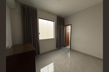 Casa à venda com 260m², 3 quartos e 2 vagasSuíte 