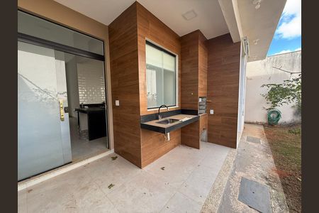 Casa à venda com 260m², 3 quartos e 2 vagasÁrea externa