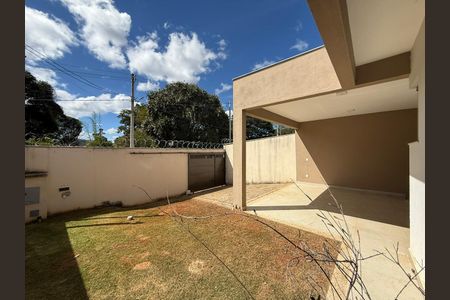 Casa à venda com 260m², 3 quartos e 2 vagasGaragem 