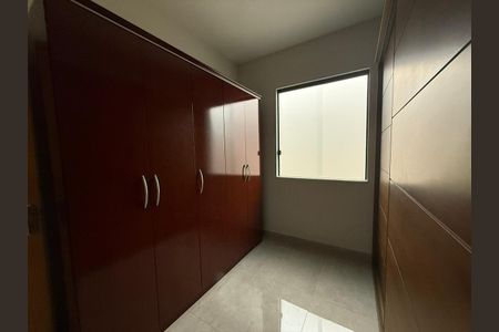 Casa à venda com 260m², 3 quartos e 2 vagasQuarto 2