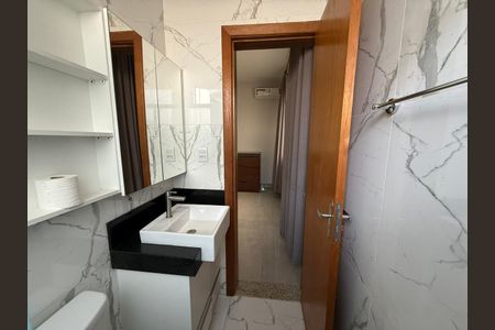 Casa à venda com 260m², 3 quartos e 2 vagasBanheiro da Suíte