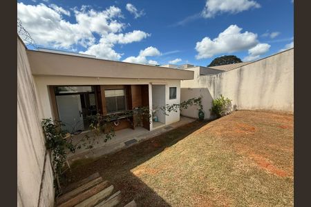 Casa à venda com 260m², 3 quartos e 2 vagasÁrea externa