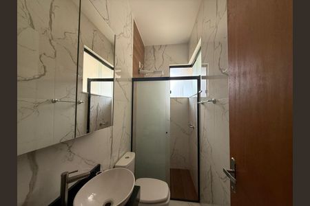 Casa à venda com 260m², 3 quartos e 2 vagasBanheiro Social