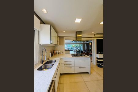 Apartamento à venda com 201m², 3 quartos e 3 vagasFoto 18