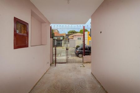Garagem de casa à venda com 2 quartos, 180m² em Vila Lucia, São Paulo