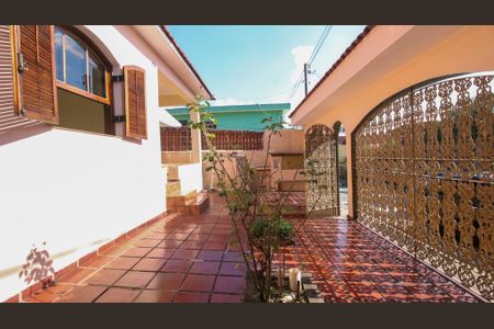 Casa para alugar com 90m², 2 quartos e 1 vaga