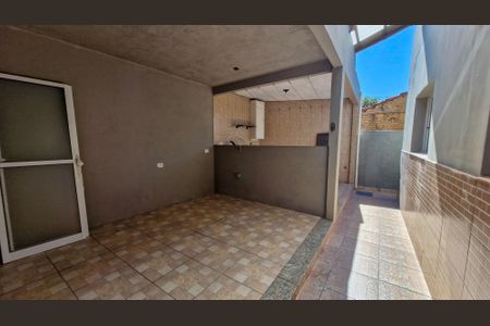 Casa para alugar com 170m², 2 quartos e 4 vagasQuintal