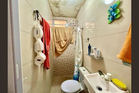 Apartamento para alugar com 70m², 2 quartos e sem vagaBanheiro social