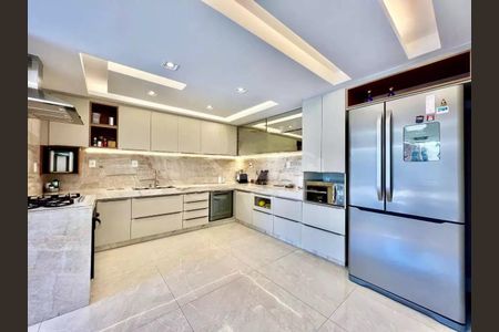 Casa à venda com 3 quartos, 694m² em Santa Branca, Belo Horizonte