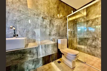 Casa à venda com 694m², 3 quartos e 10 vagasBanheiro 1
