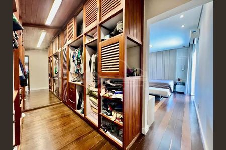 Casa à venda com 694m², 3 quartos e 10 vagasCloset 