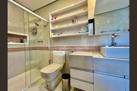 Casa à venda com 694m², 3 quartos e 10 vagasBanheiro 1