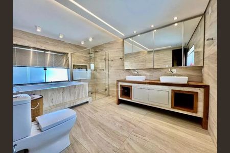 Banheiro 3 de casa à venda com 3 quartos, 694m² em Santa Branca, Belo Horizonte