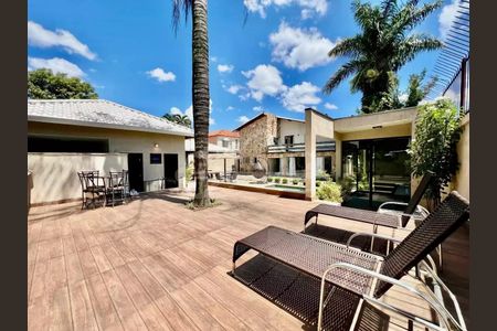 Casa à venda com 694m², 3 quartos e 10 vagasÁrea Comum