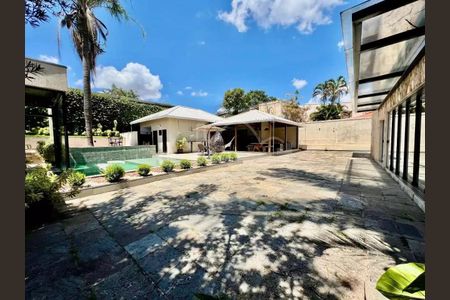 Casa à venda com 694m², 3 quartos e 10 vagasÁrea Comum