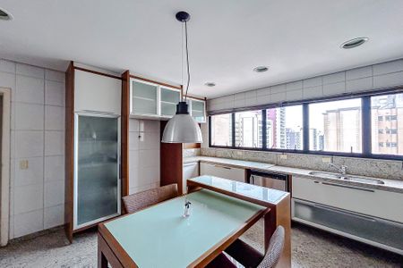 Apartamento para alugar com 127m², 3 quartos e 2 vagasCozinha