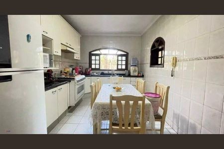 Casa à venda com 3 quartos, 224m² em Jardim Molinari, Jundiaí