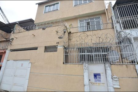 Casa à venda com 229m², 5 quartos e 1 vaga Casa à venda com 229m², 5 quartos e 1 vagaFachada