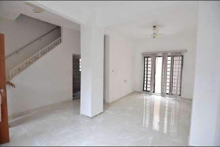 Sala de casa à venda com 5 quartos, 229m² em Grajaú, Rio de Janeiro