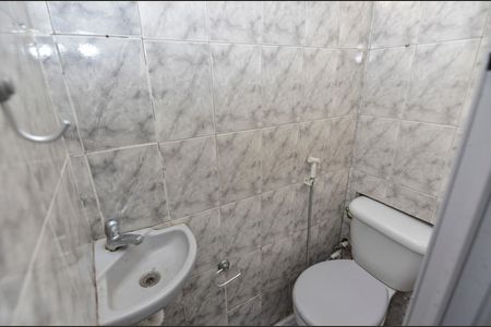 Casa à venda com 229m², 5 quartos e 1 vaga Casa à venda com 229m², 5 quartos e 1 vagaBanheiro de Serviço