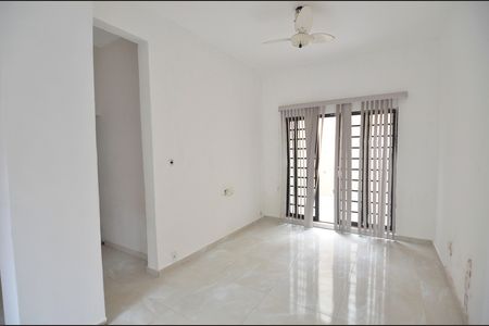 Casa à venda com 229m², 5 quartos e 1 vaga Casa à venda com 229m², 5 quartos e 1 vagaSala