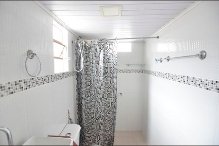 Casa à venda com 229m², 5 quartos e 1 vaga Casa à venda com 229m², 5 quartos e 1 vagaBanheiro 1