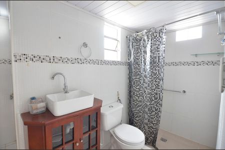 Casa à venda com 229m², 5 quartos e 1 vaga Casa à venda com 229m², 5 quartos e 1 vagaBanheiro 1