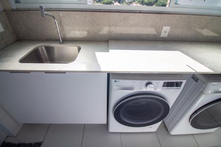 Apartamento para alugar com 213m², 3 quartos e 3 vagasÁrea de Serviço
