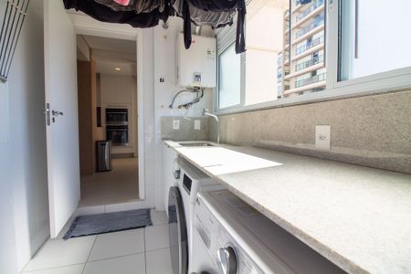 Apartamento para alugar com 213m², 3 quartos e 3 vagasÁrea de Serviço
