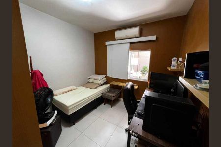 Casa de condomínio à venda com 273m², 3 quartos e 2 vagas